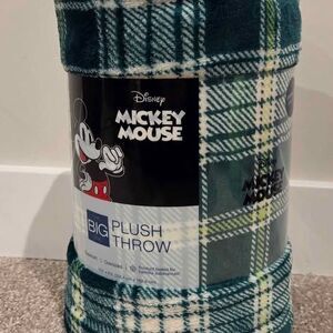 The big one disney mickey mouse plush throw